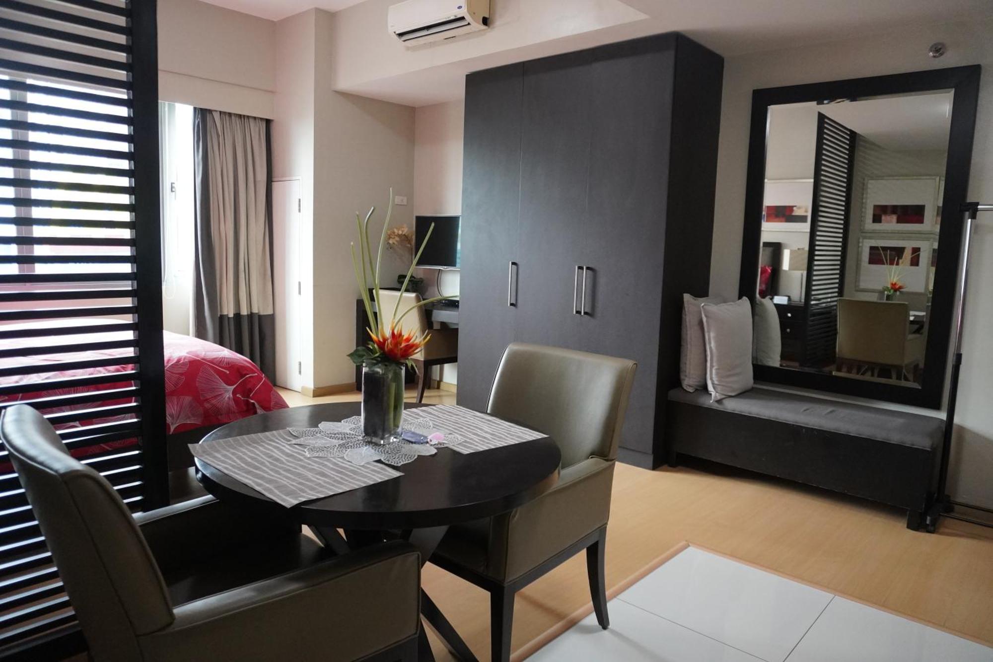Avant Apartments At The Fort Тагиг Номер фото