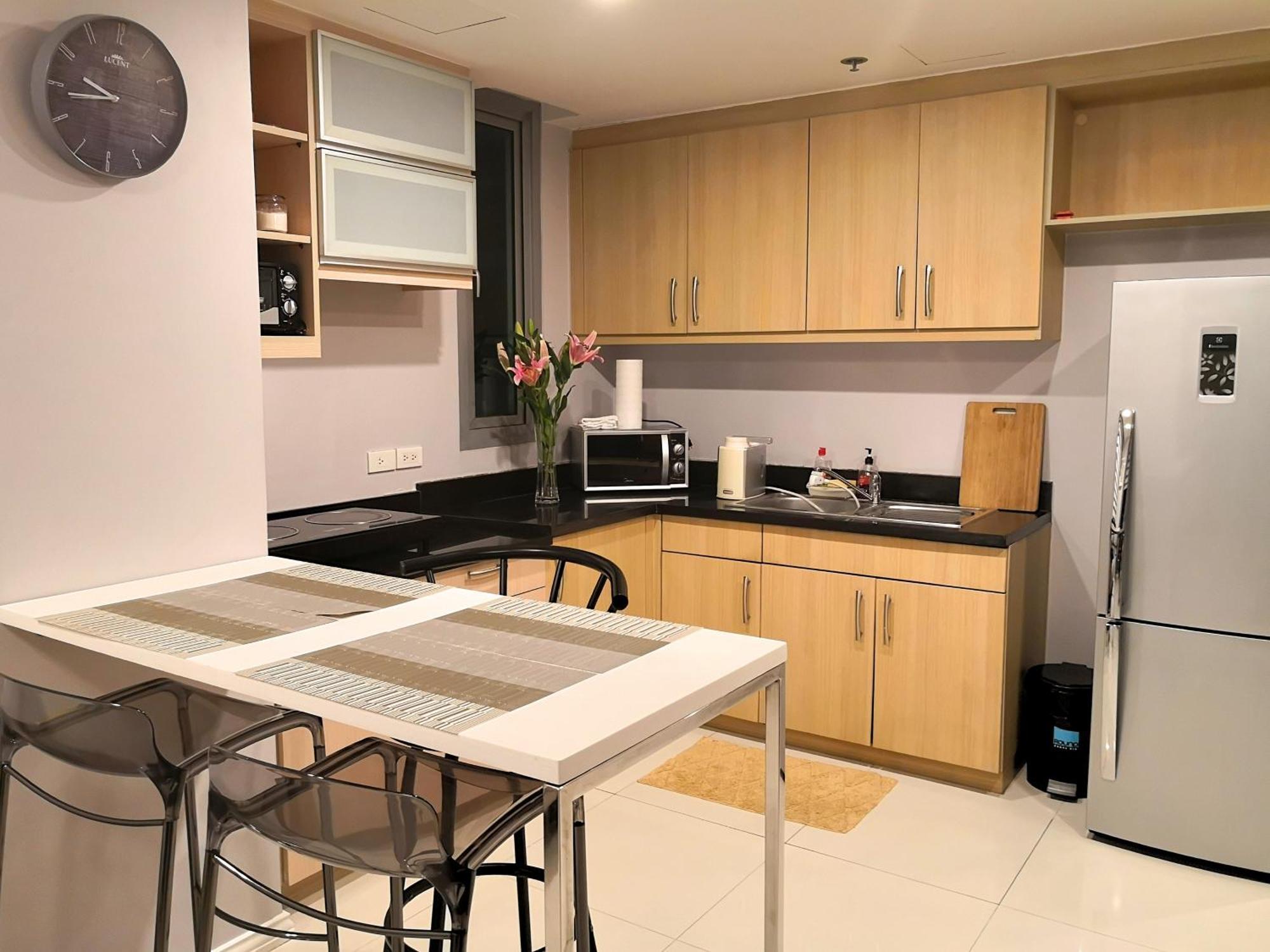 Avant Apartments At The Fort Тагиг Номер фото